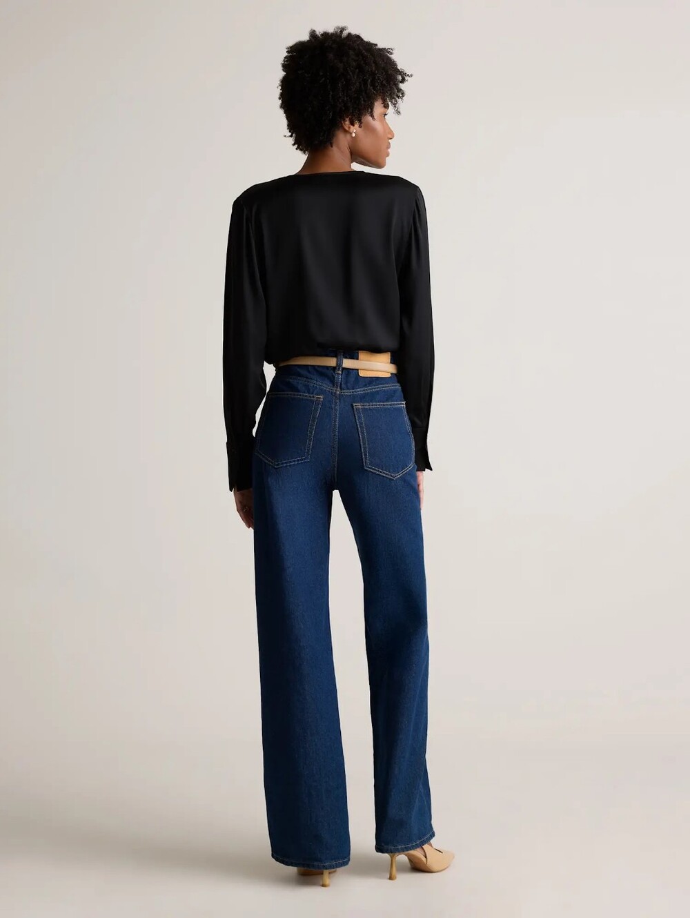 ๐ NWT Quince Washable Stretch Silk Surplice Bodysuit, Black (S) - Picture 3 of 15